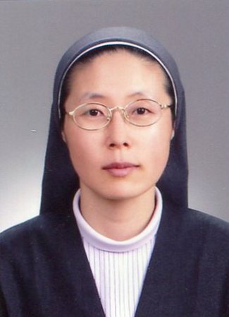 우 레지나 수녀.jpg